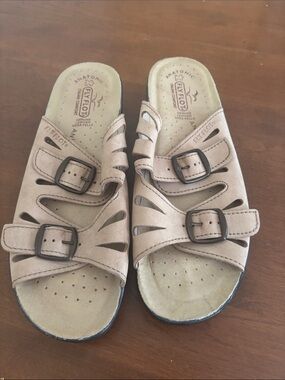 Fly Flot Beige Buckle Comfort Slide Sandals Sz 40